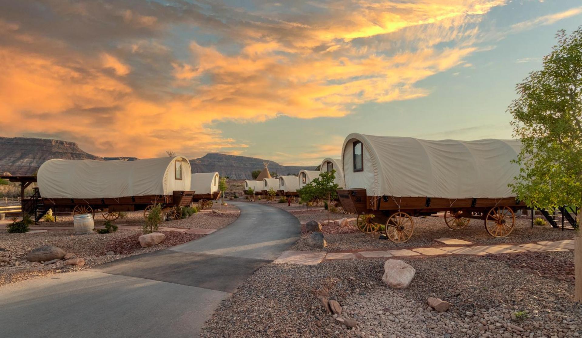 Zion White Bison Glamping & Rv Resort Virgin Luaran gambar