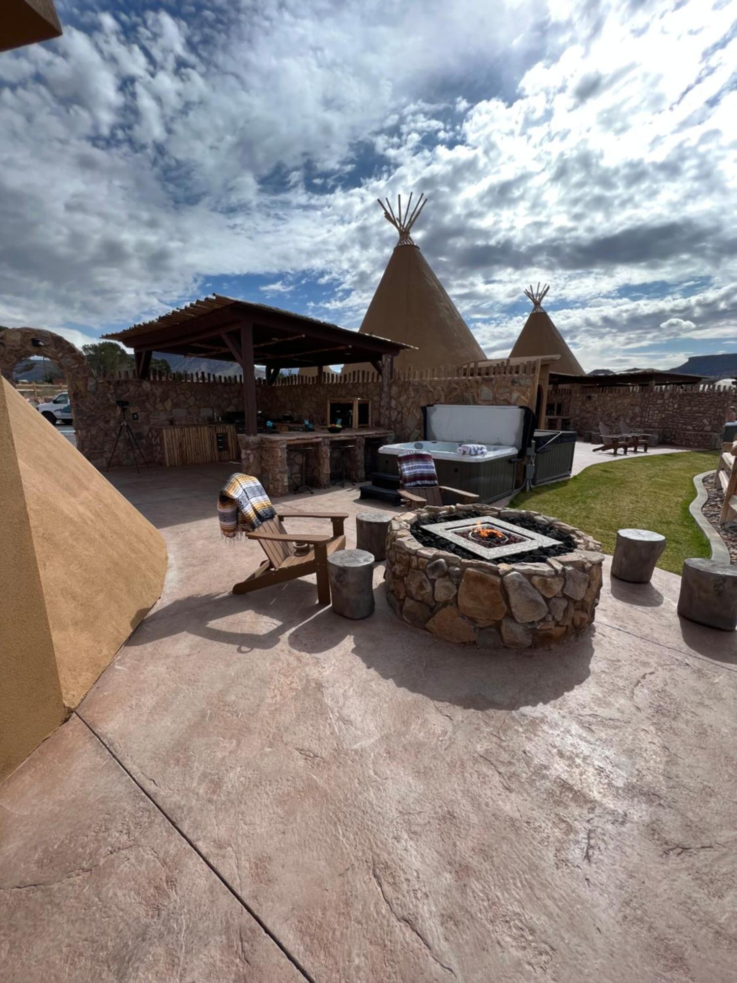 Zion White Bison Glamping & Rv Resort Virgin Luaran gambar